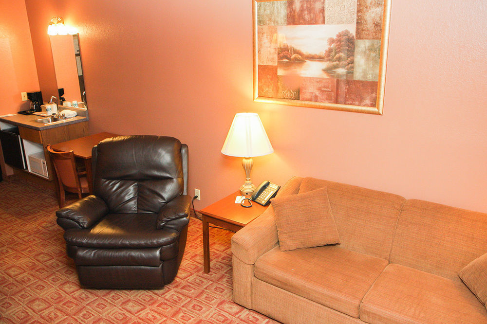 Norland Inn & Suites Roseau 外观 照片
